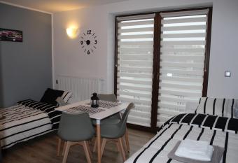 Apartament Fibra Aroma allows 18 year olds to book a room