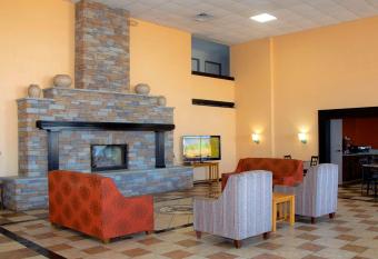 Econo Lodge Ardmore has Smoking rooms