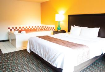 Cottage Grove Inn allows 18 year olds to book a room