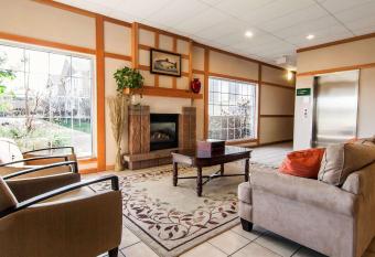 Country Inn & Suites by Radisson, Bend, OR allows 18 year olds to book a room