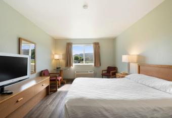 Garibaldi Inn at the Bay allows 18 year olds to book a room