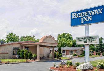 Rodeway Inn has Smoking rooms