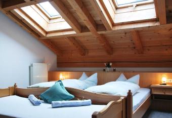 Der Anderlbauer am See has Balcony rooms