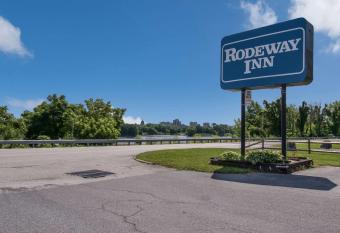 Rodeway Inn Wormleysburg     Harrisburg has Smoking rooms