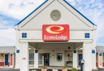 Econo Lodge Mechanicsburg has Smoking rooms