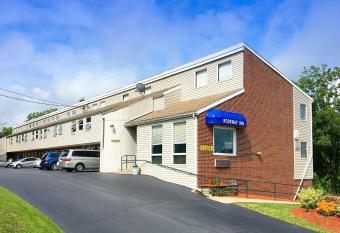 Rodeway Inn State College - near University allows 18 year olds to book a room