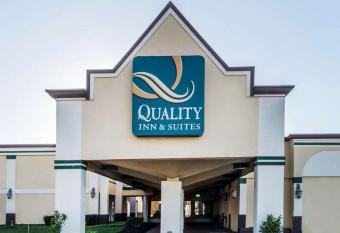 Quality Inn & Suites Conference Center Across from Casino has Smoking rooms