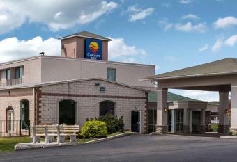 Comfort Inn - Pocono Mountains allows 18 year olds to book a room