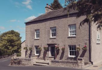 The New Inn allows 18 year olds to book a room