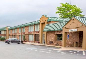 Hotel Veranda DuBois has Smoking rooms