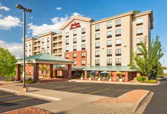 Hampton Inn & Suites Denver-Cherry Creek has Balcony rooms