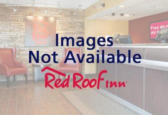 Red Roof Inn Pittsburgh - Mcknight Rd allows 18 year olds to book a room