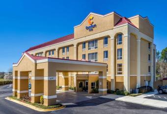 Comfort Inn Blythewood - North Columbia allows 18 year olds to book a room