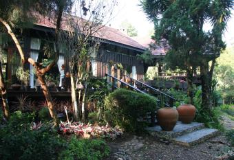 Villa Darakorn Hill Country House allows 18 year olds to book a room