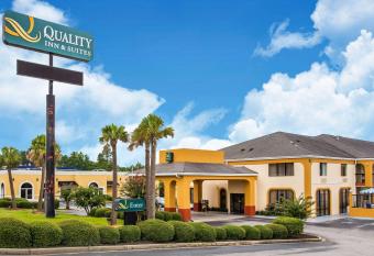 Quality Inn & Suites has Smoking rooms