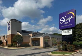 Sleep Inn Florence North allows 18 year olds to book a room