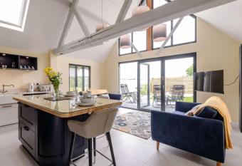 dairy cottages has Balcony rooms