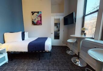 Charming Studio in Boston Brownstone, C. Ave #33 allows 18 year olds to book a room