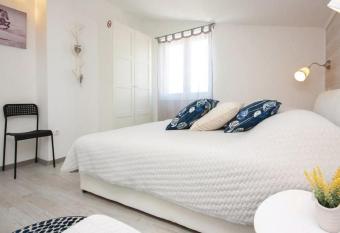 Apartmani Riva has Balcony rooms