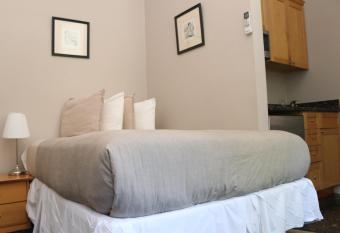 Heart of South End, Convenient, Comfy Studio #42 allows 18 year olds to book a room