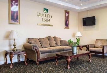 Rodeway Inn Harbison Area has Smoking rooms