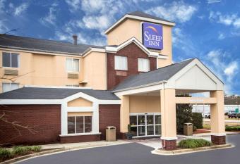 Sleep Inn Sumter allows 18 year olds to book a room