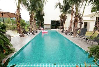 Porestva Hotel Sriracha has Balcony rooms