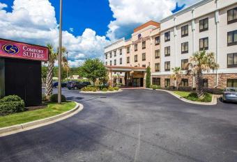 Comfort Suites Simpsonville ~ Greenville allows 18 year olds to book a room