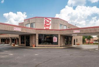 Red Roof Inn Dillon, SC has Smoking rooms