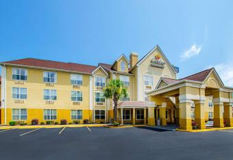 Comfort Inn & Suites Santee I-95 allows 18 year olds to book a room