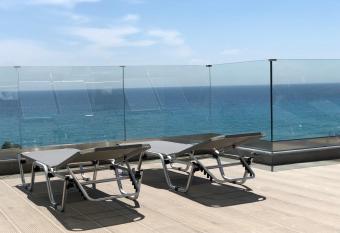 La Casa Al Mare has Balcony rooms