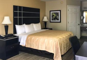 Quality Inn Seneca Us~123 allows 18 year olds to book a room