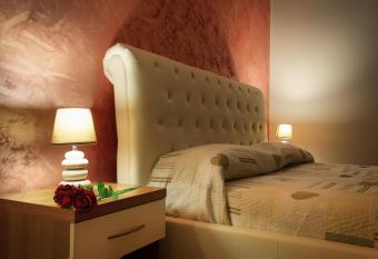 Residence San Miguel (4) allows 18 year olds to book a room