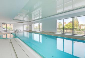 Apartinfo Apartments Waterlane Island SPA allows 18 year olds to book a room