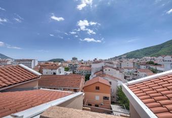 Apartments Pedja Zec has Balcony rooms