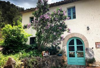 ECO TURISMO MASIA MAS d en GIRALT 1722 has Smoking/Balcony rooms