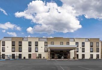 Comfort Inn South allows 18 year olds to book a room