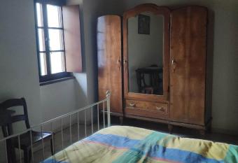 La Corte di Nonna Quercia allows 18 year olds to book a room