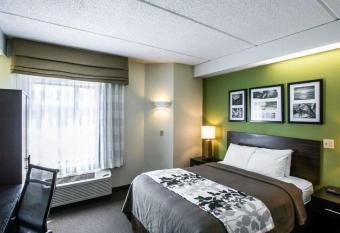 Clarion Pointe Sevierville~Pigeon Forge allows 18 year olds to book a room