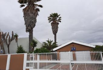 TwinnPalms Accommodation allows 18 year olds to book a room