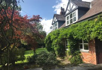 Rylands Farm Guest House allows 18 year olds to book a room