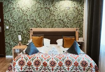 Dworek Zakopane allows 18 year olds to book a room