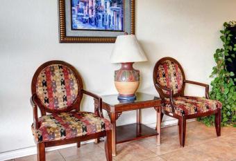 Rodeway Inn New Braunfels has Smoking rooms