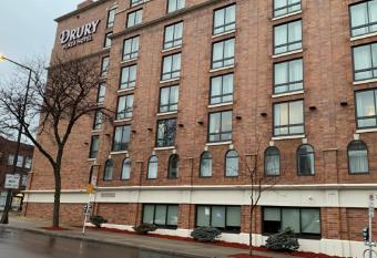 Drury Plaza Hotel St. Paul Downtown allows 18 year olds to book a room