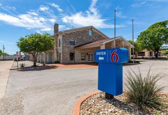 Motel 6 Georgetown. Tx has Smoking rooms