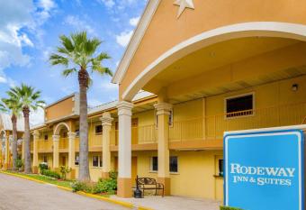 Rodeway Inn & Suites Houston near Medical Center allows 18 year olds to book a room