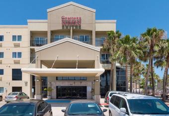 Comfort Suites Beachside allows 18 year olds to book a room