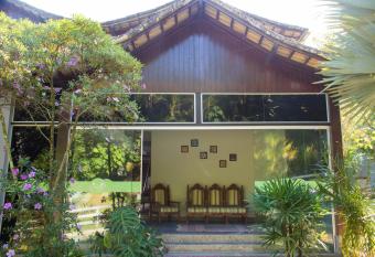 Pousada Cascata allows 18 year olds to book a room