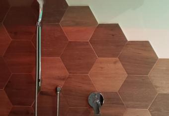 Intimisimo Suites Autohotel Centro Only Adult has rooms with a private hot tub