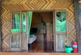 Pana and River Homestay Kang Krachan has Balcony rooms